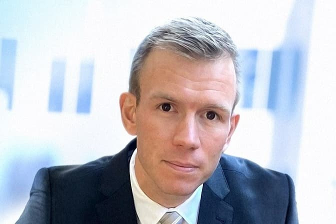Headshot-MarkCarlson