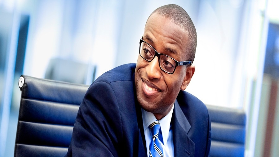 Headshot-AdeyDelbridge